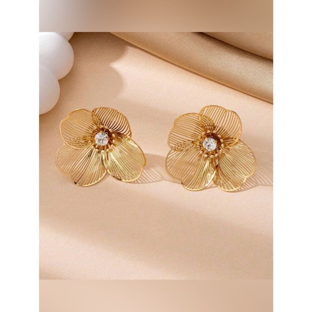 Bohemian flower stud earrings A854